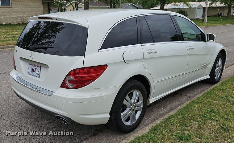 image for item MC9016 2008 Mercedes Benz R350