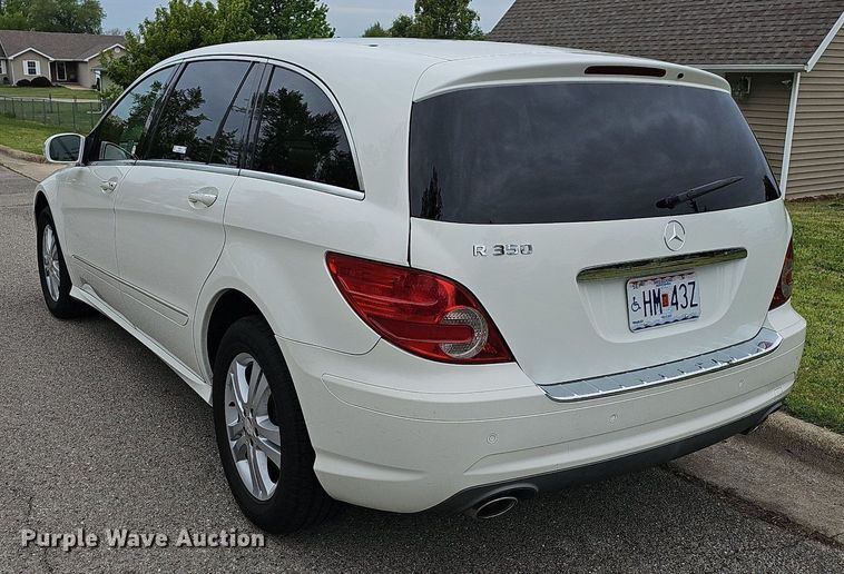 image for item MC9016 2008 Mercedes Benz R350