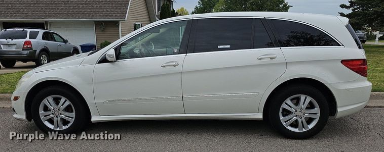 image for item MC9016 2008 Mercedes Benz R350