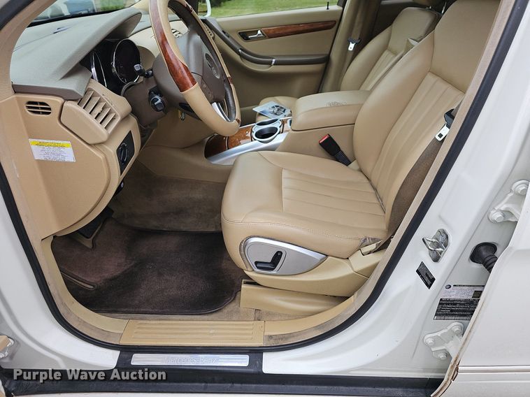 image for item MC9016 2008 Mercedes Benz R350