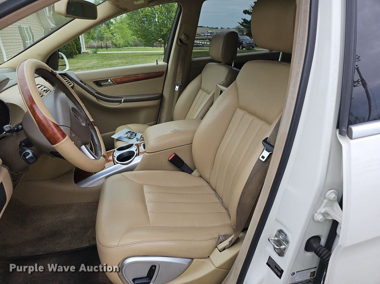 image for item MC9016 2008 Mercedes Benz R350