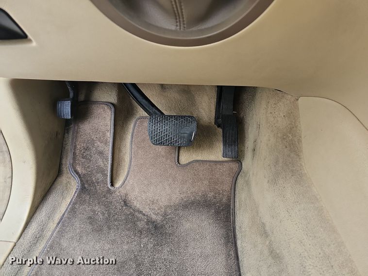 image for item MC9016 2008 Mercedes Benz R350