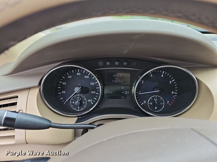 image for item MC9016 2008 Mercedes Benz R350