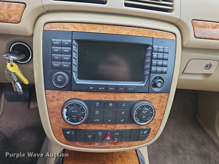 image for item MC9016 2008 Mercedes Benz R350