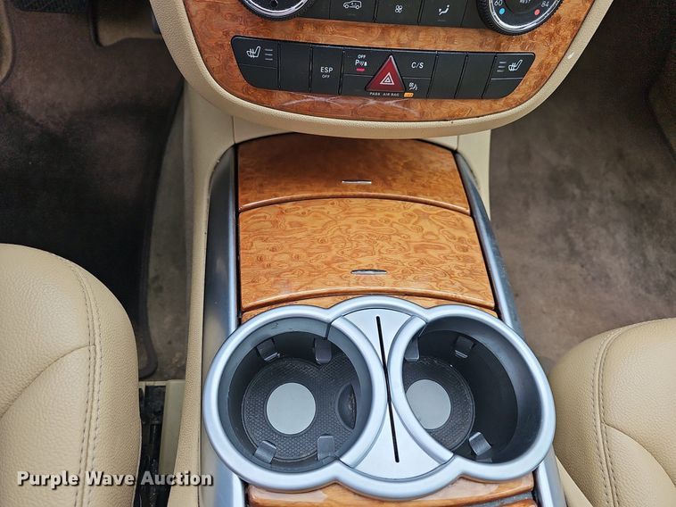 image for item MC9016 2008 Mercedes Benz R350