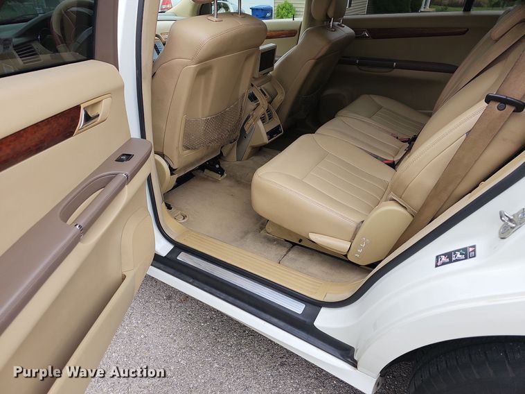 image for item MC9016 2008 Mercedes Benz R350