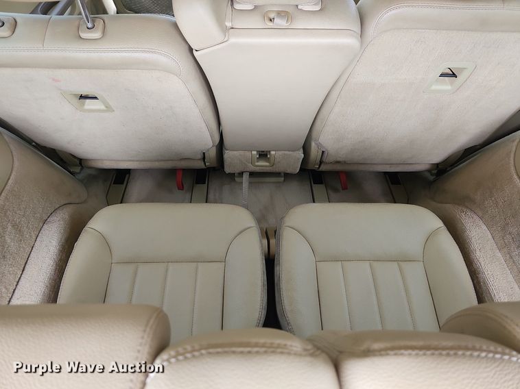 image for item MC9016 2008 Mercedes Benz R350