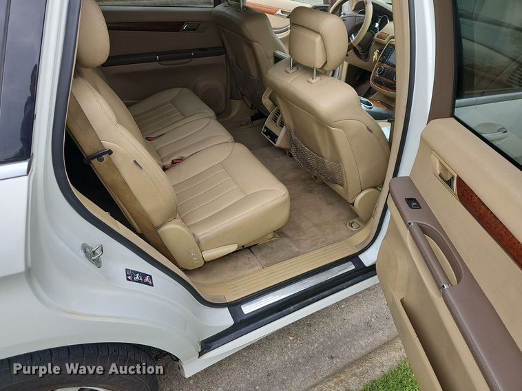 image for item MC9016 2008 Mercedes Benz R350