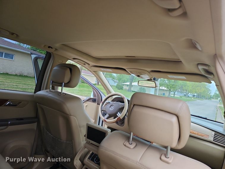 image for item MC9016 2008 Mercedes Benz R350