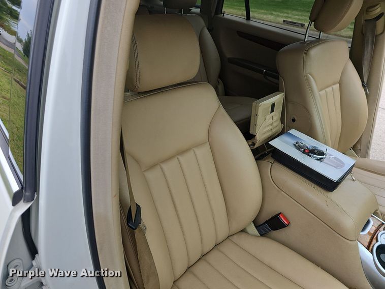 image for item MC9016 2008 Mercedes Benz R350