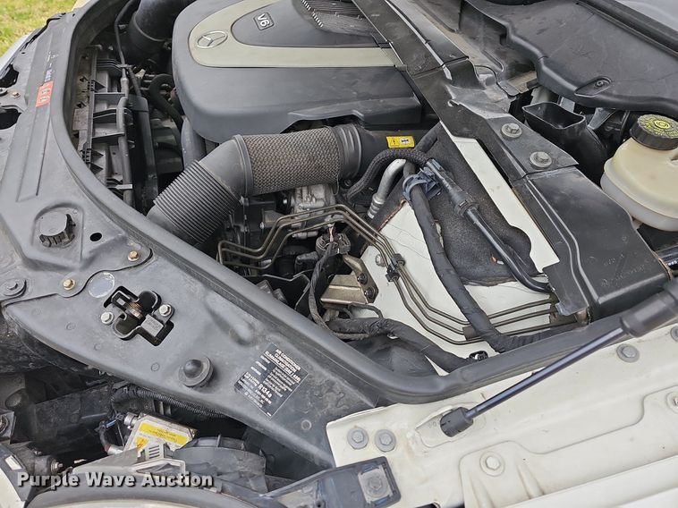 image for item MC9016 2008 Mercedes Benz R350