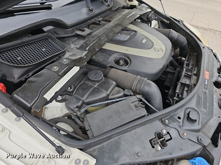 image for item MC9016 2008 Mercedes Benz R350