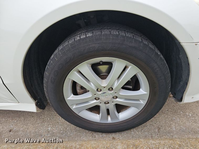 image for item MC9016 2008 Mercedes Benz R350