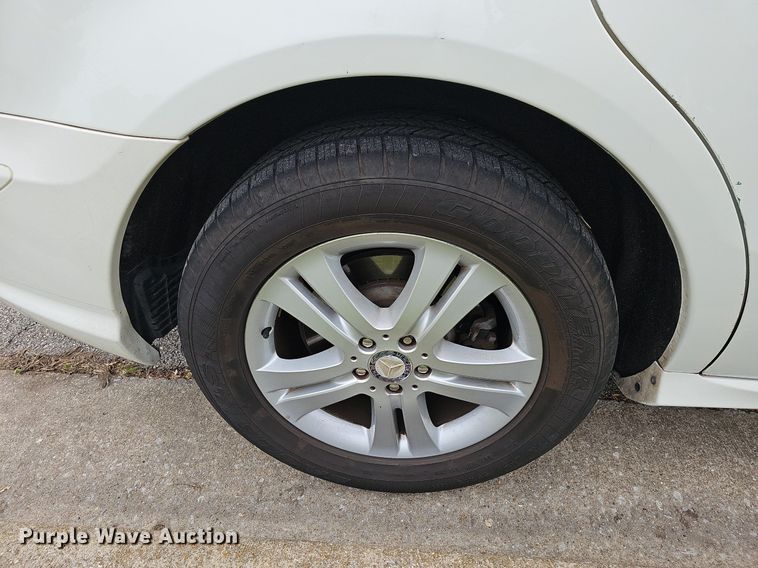 image for item MC9016 2008 Mercedes Benz R350