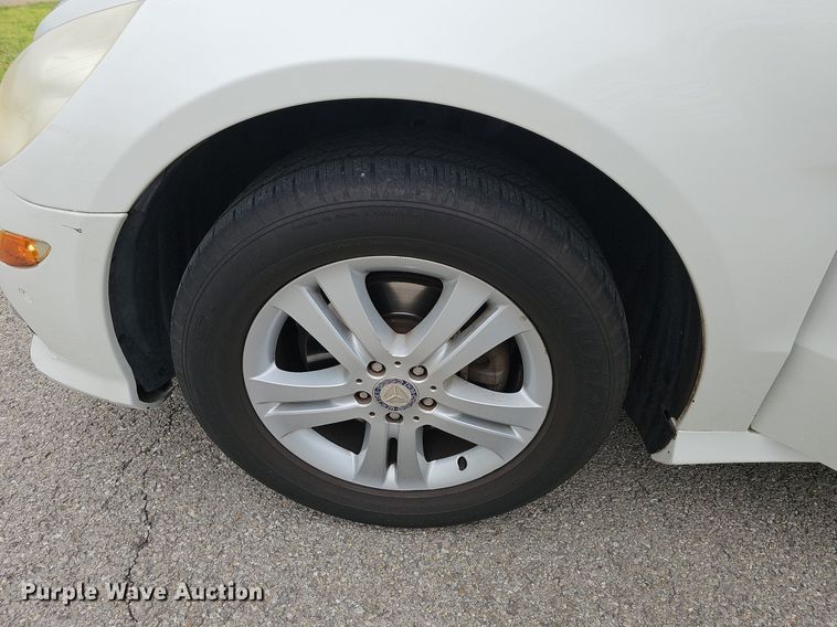 image for item MC9016 2008 Mercedes Benz R350