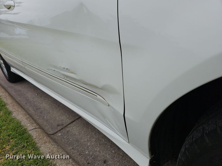 image for item MC9016 2008 Mercedes Benz R350