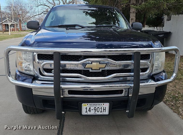 image for item MC9760 2010 Chevrolet Silverado 1500  Crew Cab pickup truck