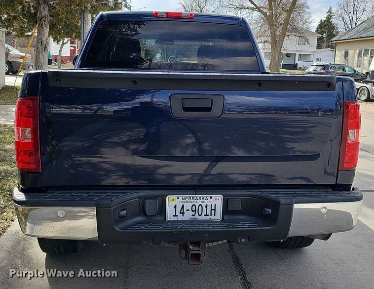 image for item MC9760 2010 Chevrolet Silverado 1500  Crew Cab pickup truck