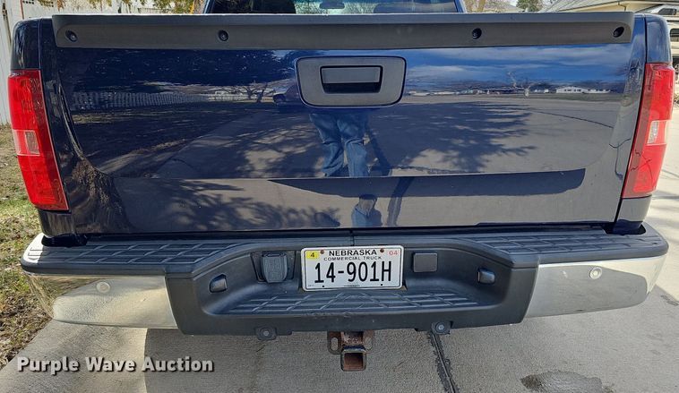 image for item MC9760 2010 Chevrolet Silverado 1500  Crew Cab pickup truck