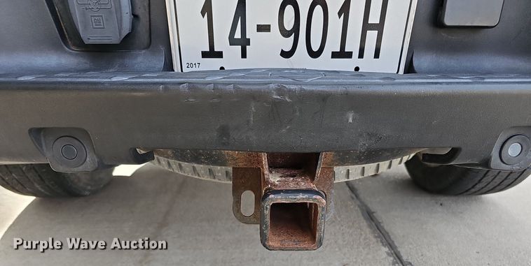 image for item MC9760 2010 Chevrolet Silverado 1500  Crew Cab pickup truck