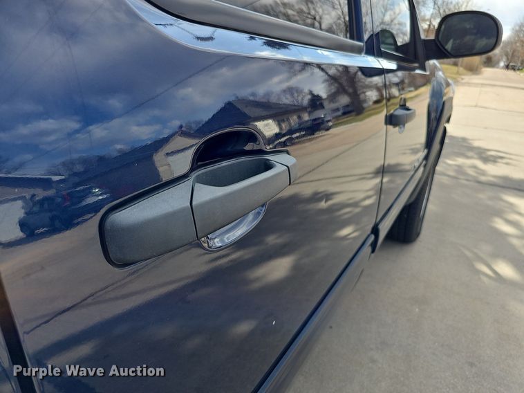 image for item MC9760 2010 Chevrolet Silverado 1500  Crew Cab pickup truck