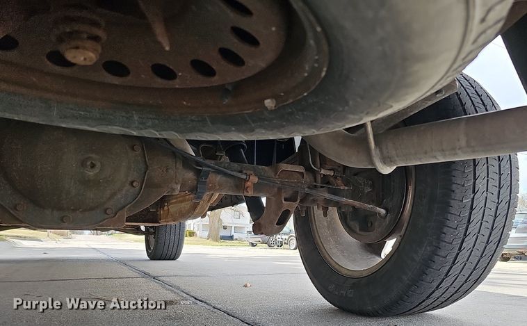 image for item MC9760 2010 Chevrolet Silverado 1500  Crew Cab pickup truck