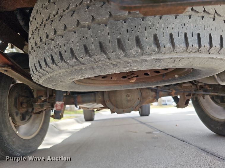 image for item MC9760 2010 Chevrolet Silverado 1500  Crew Cab pickup truck