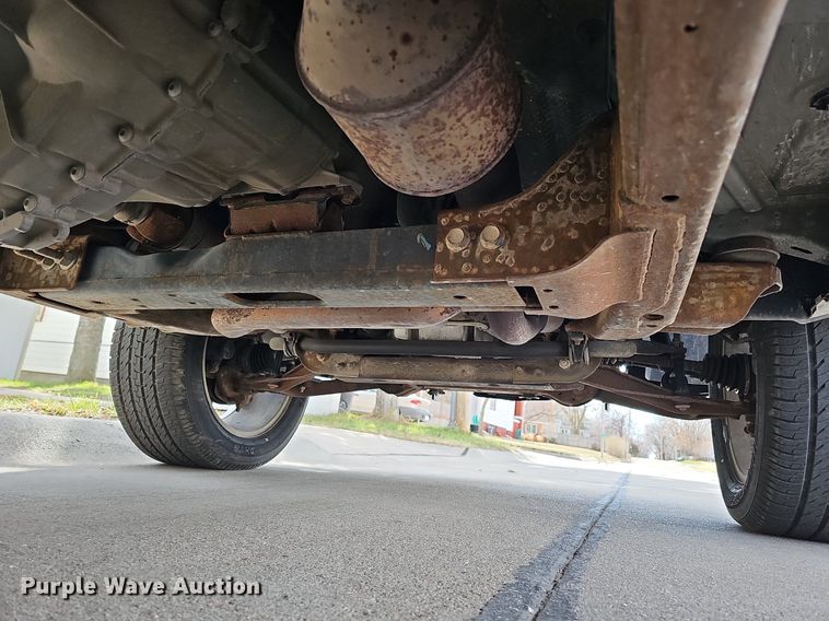 image for item MC9760 2010 Chevrolet Silverado 1500  Crew Cab pickup truck