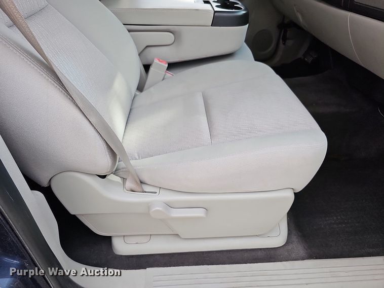 image for item MC9760 2010 Chevrolet Silverado 1500  Crew Cab pickup truck