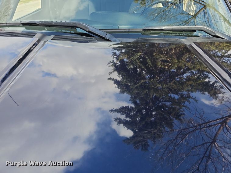 image for item MC9760 2010 Chevrolet Silverado 1500  Crew Cab pickup truck