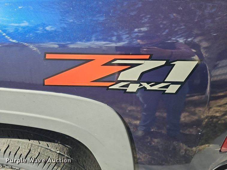 image for item MC9760 2010 Chevrolet Silverado 1500  Crew Cab pickup truck