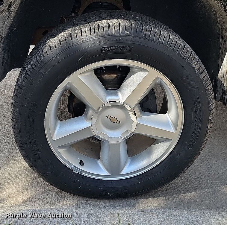 image for item MC9760 2010 Chevrolet Silverado 1500  Crew Cab pickup truck