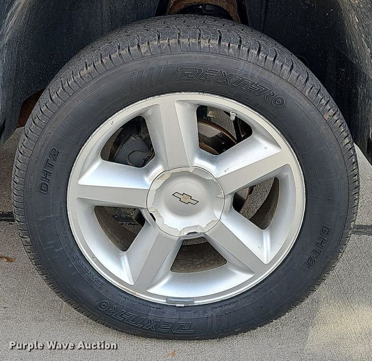 image for item MC9760 2010 Chevrolet Silverado 1500  Crew Cab pickup truck