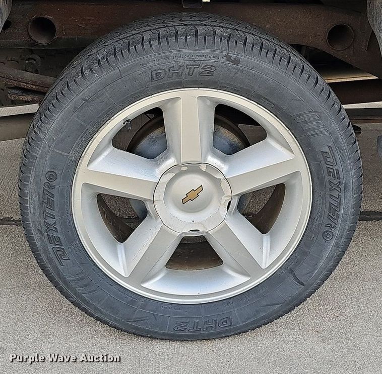 image for item MC9760 2010 Chevrolet Silverado 1500  Crew Cab pickup truck