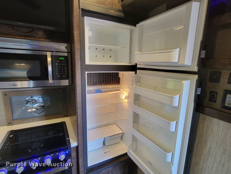 image for item ML9309 2018 Cruiser Stryker  toy hauler camper