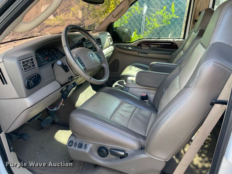 image for item MM9490 2004 Ford Excursion  SUV