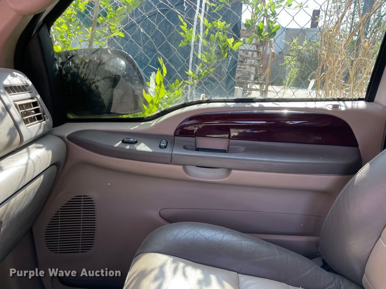 image for item MM9490 2004 Ford Excursion  SUV