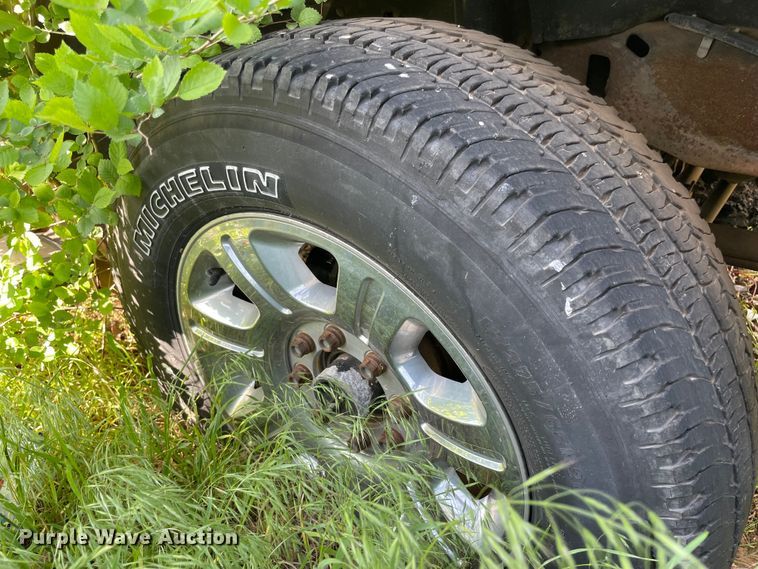 image for item MM9490 2004 Ford Excursion  SUV