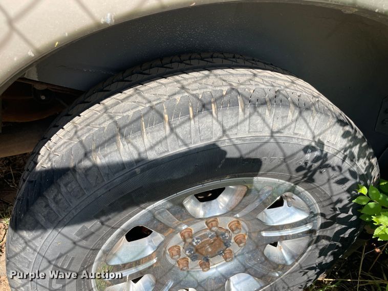 image for item MM9490 2004 Ford Excursion  SUV