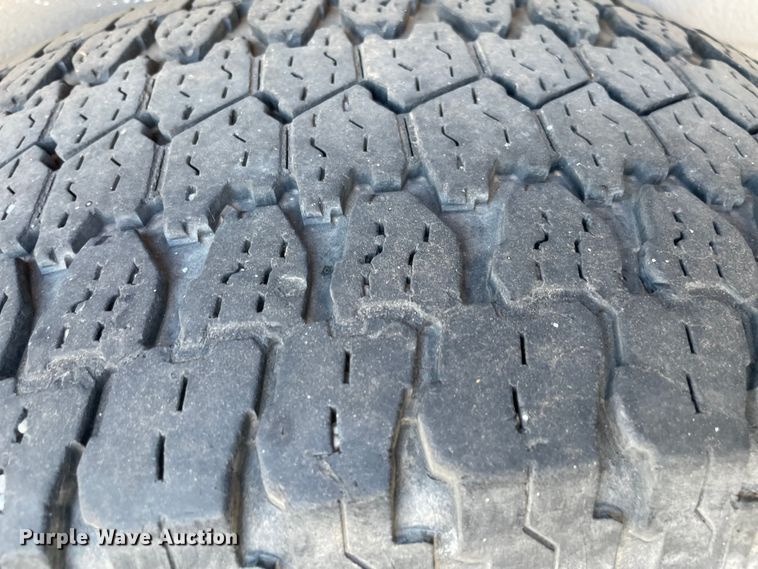 image for item MM9490 2004 Ford Excursion  SUV