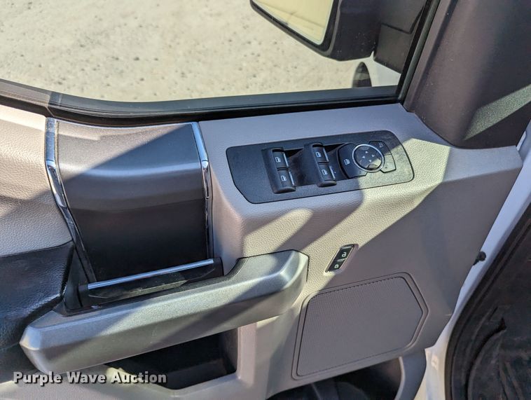 image for item MN9872 2017 Ford F150  SuperCab pickup truck