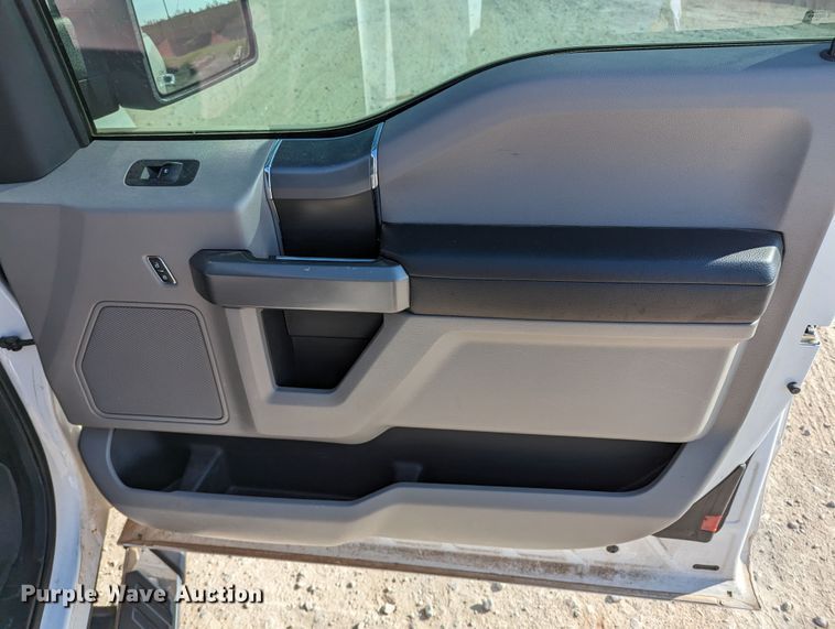 image for item MN9872 2017 Ford F150  SuperCab pickup truck