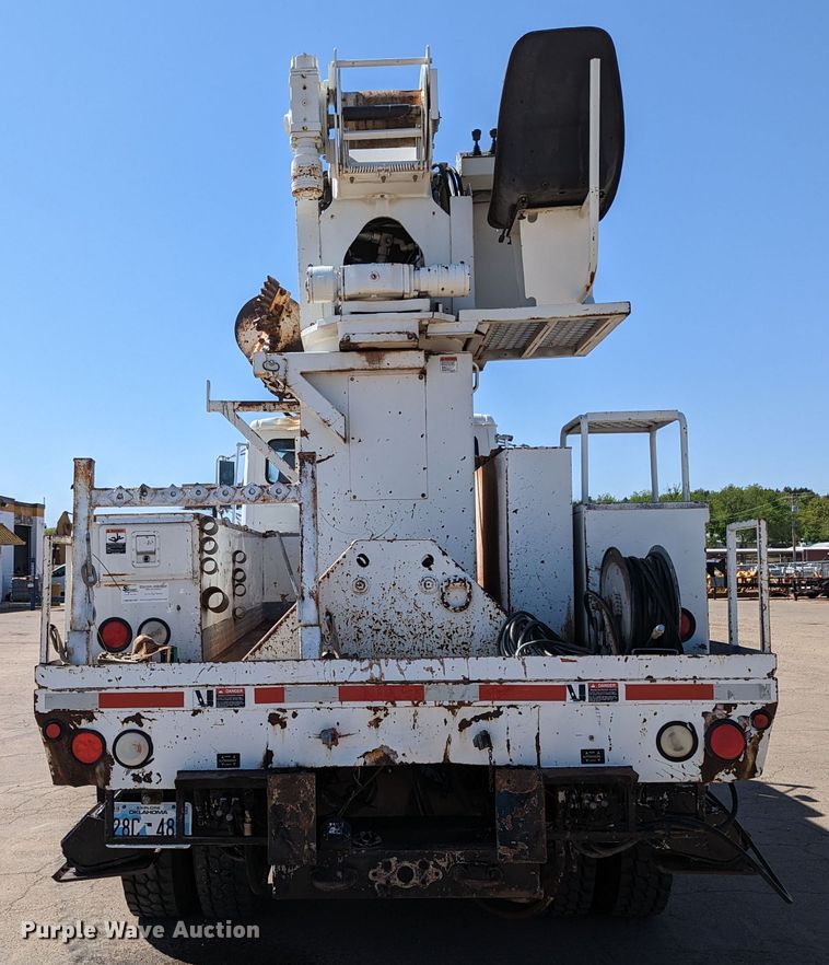 image for item MN9926 2003 Freightliner FL80  digger derrick truck