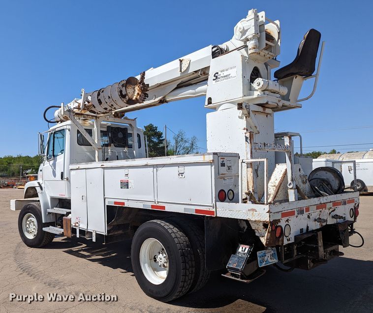 image for item MN9926 2003 Freightliner FL80  digger derrick truck