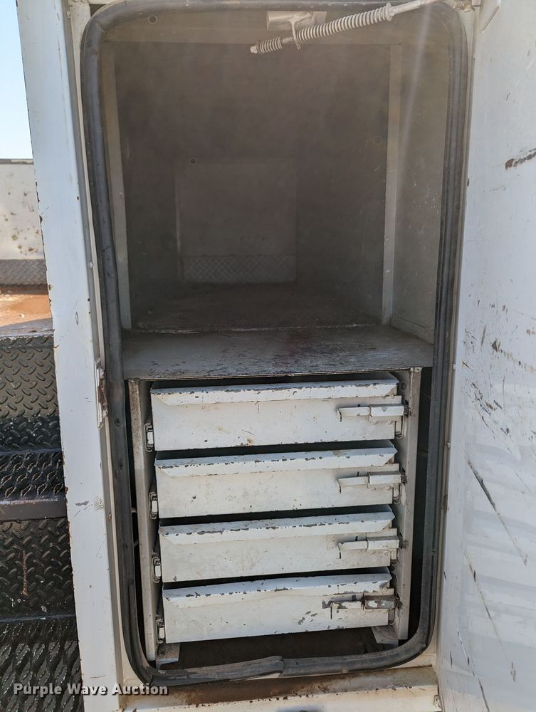 image for item MN9926 2003 Freightliner FL80  digger derrick truck