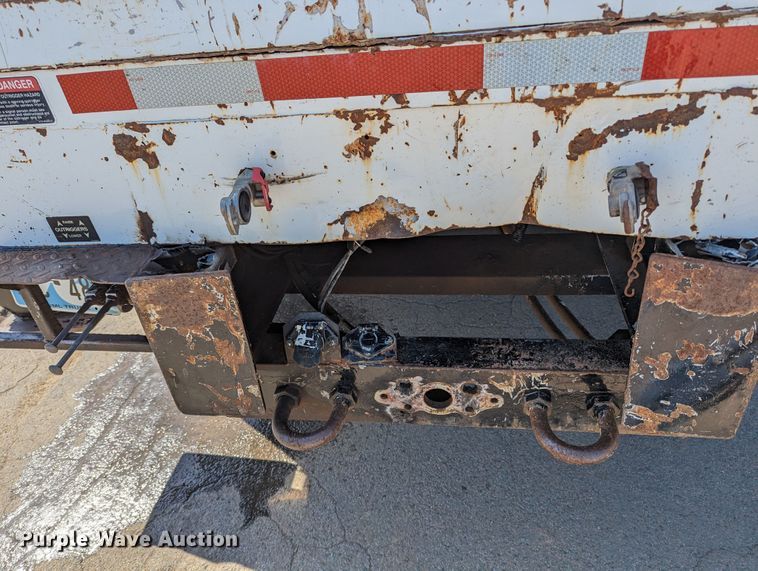 image for item MN9926 2003 Freightliner FL80  digger derrick truck