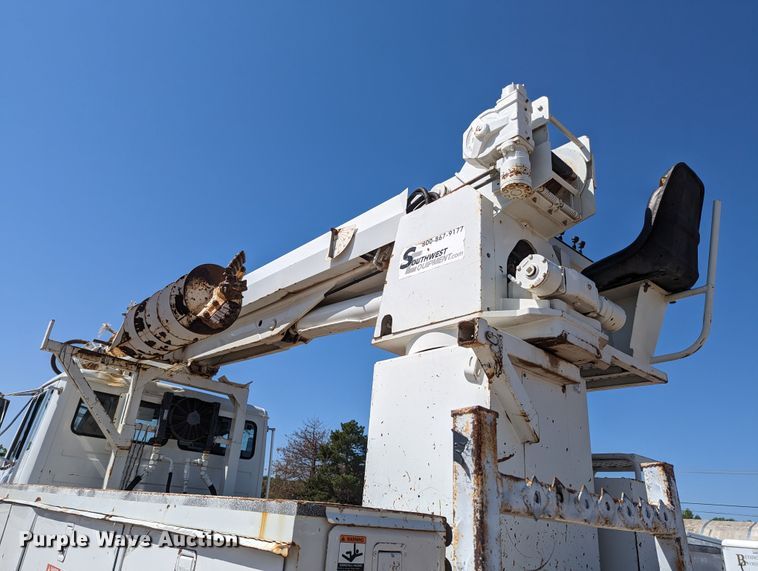 image for item MN9926 2003 Freightliner FL80  digger derrick truck