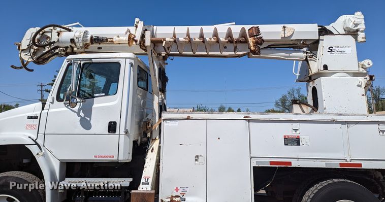 image for item MN9926 2003 Freightliner FL80  digger derrick truck