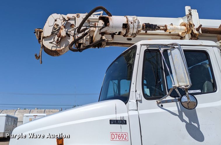 image for item MN9926 2003 Freightliner FL80  digger derrick truck