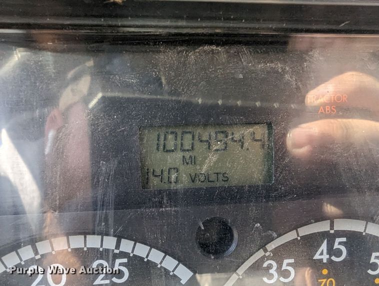 image for item MN9926 2003 Freightliner FL80  digger derrick truck